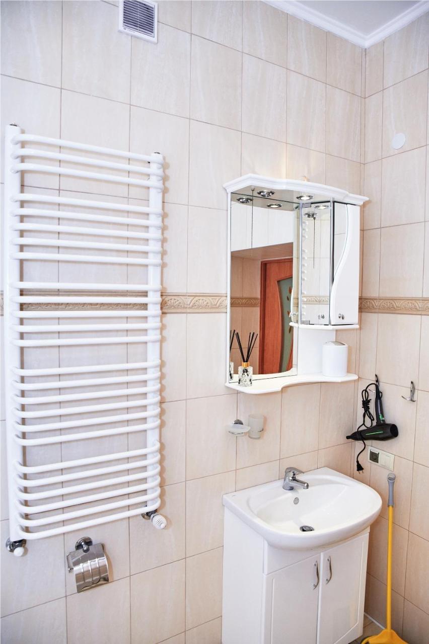 Designer Apartment In The Center リヴィウ エクステリア 写真